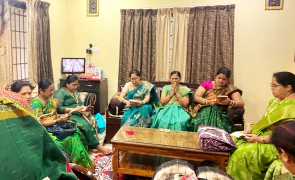 तंबोला में चातुर्मास के तीज त्योहारों का नाम.. महिलाओं ने किया खूब एजाय