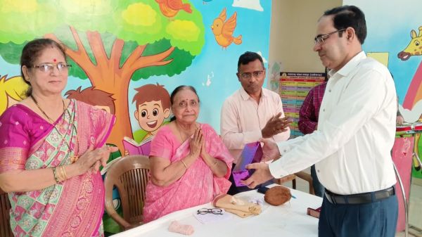 शिक्षक श्रद्धा से युक्त हो और विद्यार्थी श्रद्धालु होः पुष्पा पाध्ये