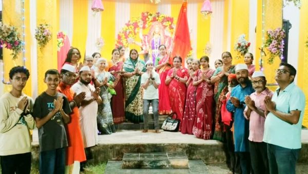  चौबे कॉलोनी में महाराष्&zwj;ट्र मंडल की दुर्गा दौड़.... बड़ी संख्&zwj;या में दुर्गा पंडाल पहुंचीं महिलाओं ने की महाआरती