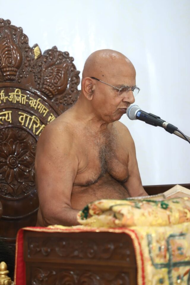 धर्म हमे दया सिखलाता है आत्महत्या करना महापाप है रत्नत्रय से सुख शांति मिलती हैं-आचार्यश्री वर्धमान सागर जी