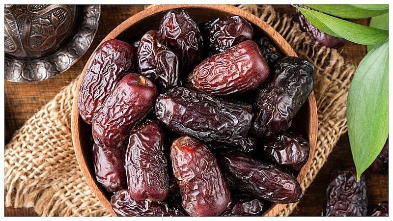 खजूर से बने गुड़ को खाने के मिल सकते हैं जबरदस्त फायदे