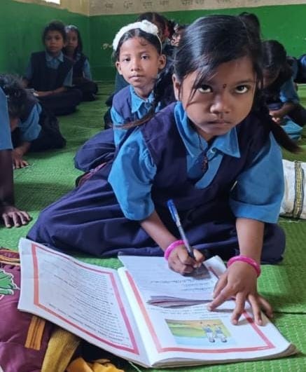 विद्यार्थियों को मिलने लगा : अब बेहतर शैक्षणिक माहौल