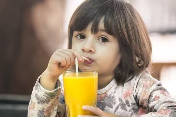 सीजन रहते बच्चों के रोजाना डाइट में 'आम' को करें शामिल... बनाएगा उन्हें बेहद खास... जानिए अन्य फायदे