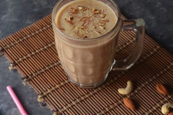 वेट लॉस करना हो तो... इस तरह बना लें मिल्क शेक... उतरने लगेगी फालतु की चर्बी