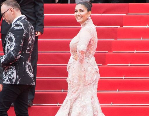 सपना ने पहना 30 किलो भारी गाउन... रेड कार्पेट पर चलना हुआ दूभर... कान्स में शिरकत करने वाली पहली रीजनल आर्टिस्ट