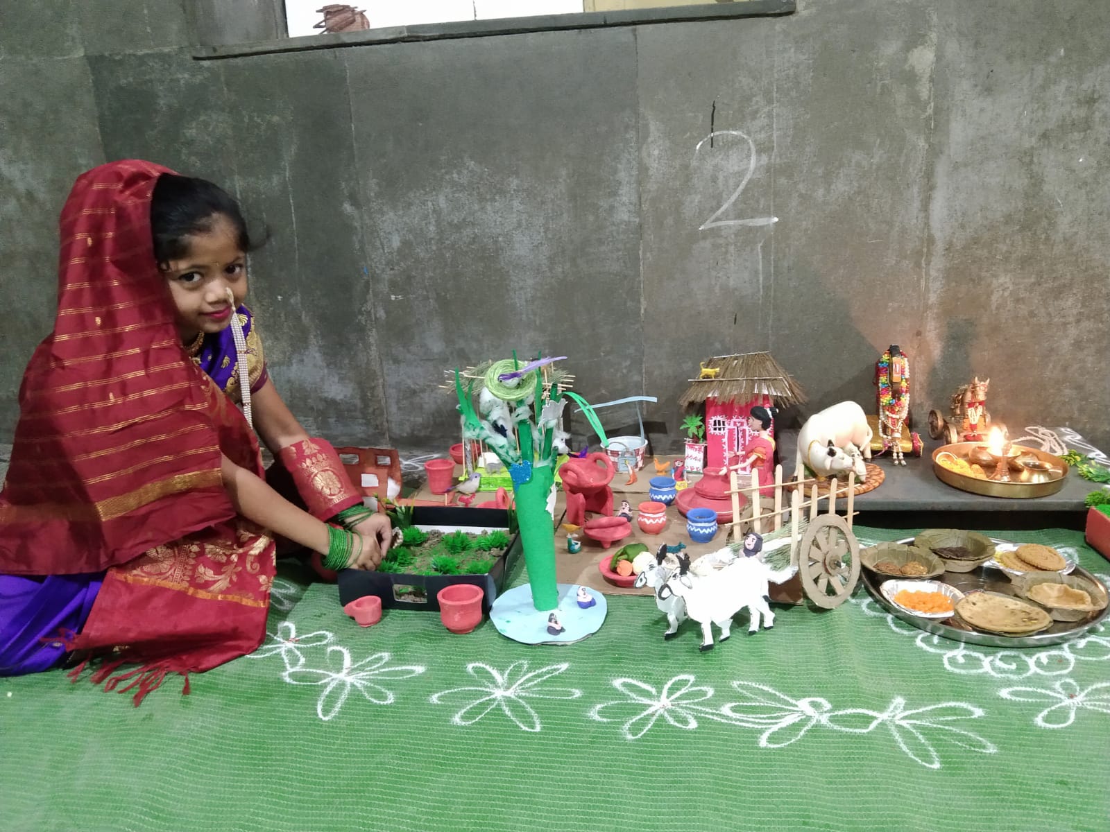 देखें तस्वीर...  तान्हा पोला में दिखी बच्चों की क्रिएटिविटी...  गांव का परिदृश्य भी आया नजर