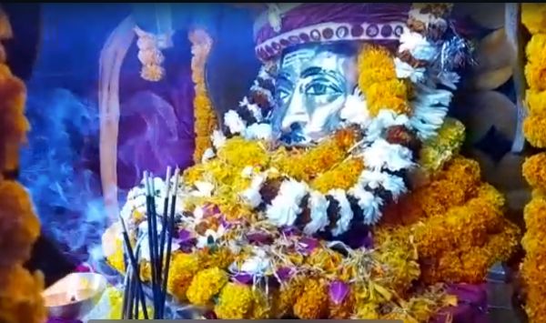 तात्यापारा से निकली संत गजानन महाराज की पालकी, देखें तस्वीरें