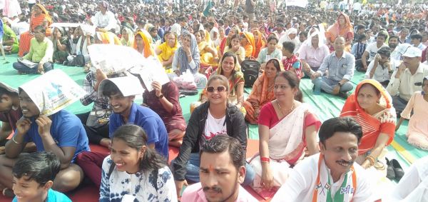 देखें तस्वीरें........ वंदे मारतम गायन के लिए राजधानी में उमड़ा सैलाब..