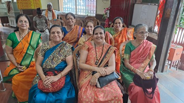 श्रीहनुमान मंदिर तात्यापारा में वारी का भव्य स्वागत करने के लिए महिलाओं में दिखा उत्साह श्रीहनुमान मंदिर तात्यापारा में वारी का भव्य स्वागत करने के लिए महिलाओं में दिखा उत्साह