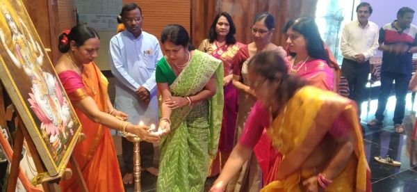 देखें तस्वीरें.... मंडळ की दिखी सामाजिक समरसता की छटा.... मनमोहक प्रस्तुति ने मोहा सबका मन