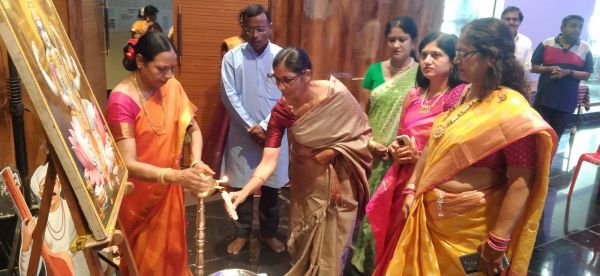 देखें तस्वीरें.... मंडळ की दिखी सामाजिक समरसता की छटा.... मनमोहक प्रस्तुति ने मोहा सबका मन