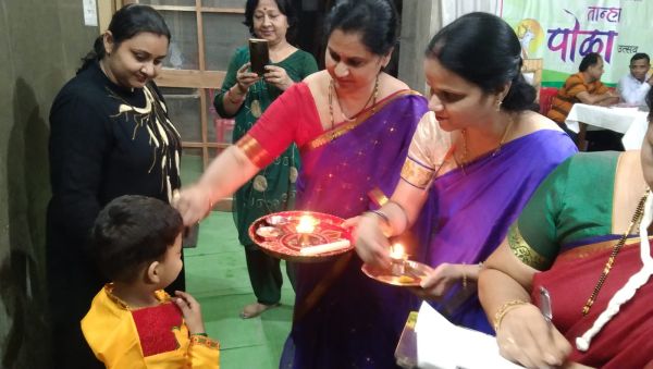 देखें तस्वीर...  तान्हा पोला में दिखी बच्चों की क्रिएटिविटी...  गांव का परिदृश्य भी आया नजर