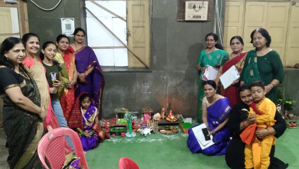 देखें तस्वीर...  तान्हा पोला में दिखी बच्चों की क्रिएटिविटी...  गांव का परिदृश्य भी आया नजर