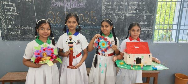 Best out of waste: संत ज्ञानेश्वर स्कूल के बच्चों ने दिखाई creativity