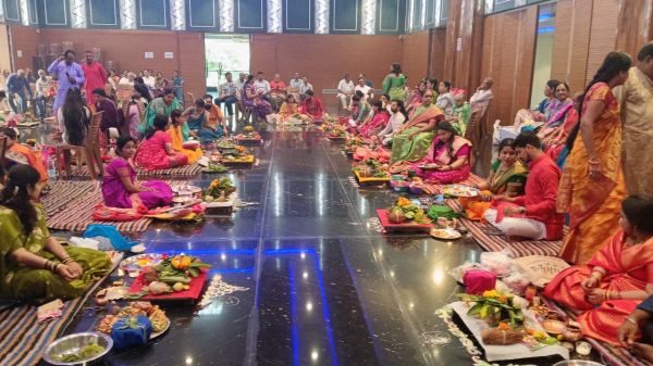 देखें तस्वीरें.....  महाराष्ट्र मंडळ में हुएसामूहिक मंगळागौरी व्रत उद्यापन की