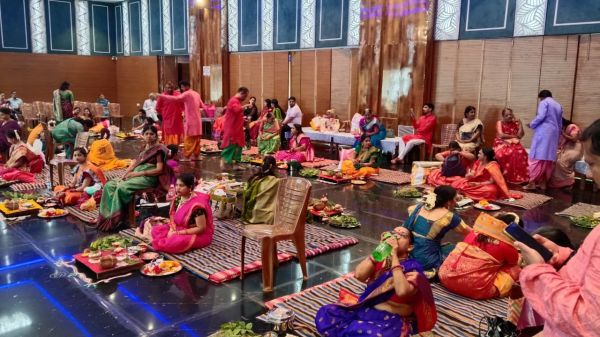 देखें तस्वीरें.....  महाराष्ट्र मंडळ में हुएसामूहिक मंगळागौरी व्रत उद्यापन की