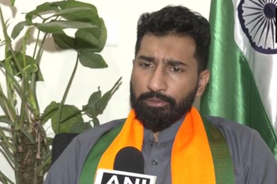 कांग्रेस छोड़ने के बाद... पूर्व केंद्रीय मंत्री के बेटे का सनसनीखेज बयान... क्यों उठाया कदम, यह भी बताया