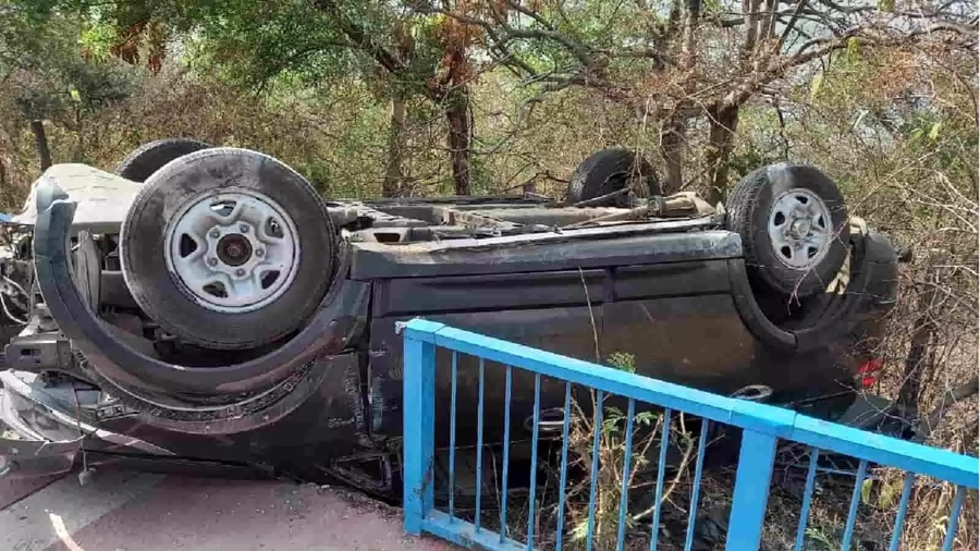 राजधानी के VIP रोड पर बड़ा हादसा... दोस्तों को कार सिखाने वाले छात्र की मौत... कार में सवार थे 7 लोग 