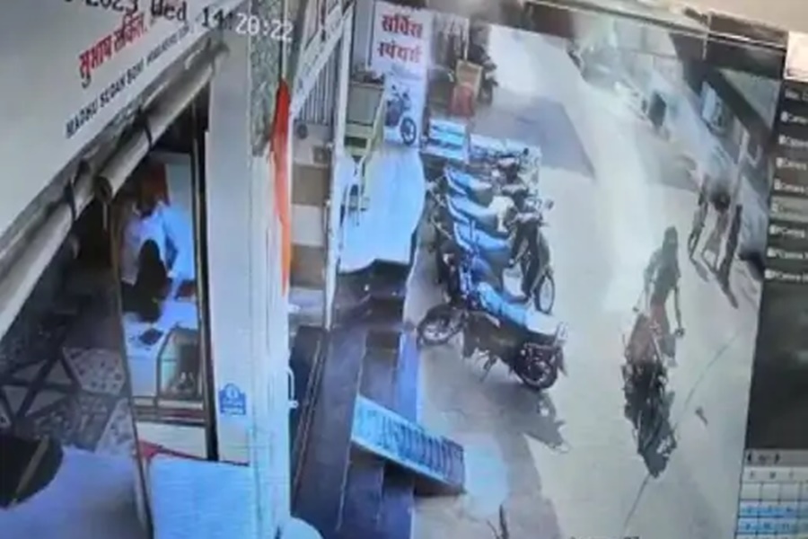 कोटा में भाजपा नेता पर फायरिंग... भरे बाजार में बाइक सवारों ने चलाई गोलियां... इलाके में दहशत