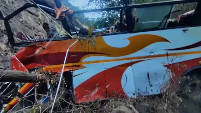  Bus Accident: रायगढ़ में खाई में गिरी बस, 13 की मौत, रेस्क्यू ऑपरेशन जारी
