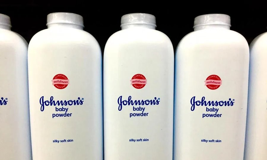 जॉनसन एंड जॉनसन बेबी पाउडर के इस्तेमाल से हुआ कैंसर... कोर्ट ने कंपनी पर ठोका 154 करोड़ का जुर्माना... पीड़ित को करना होगा भुगतान