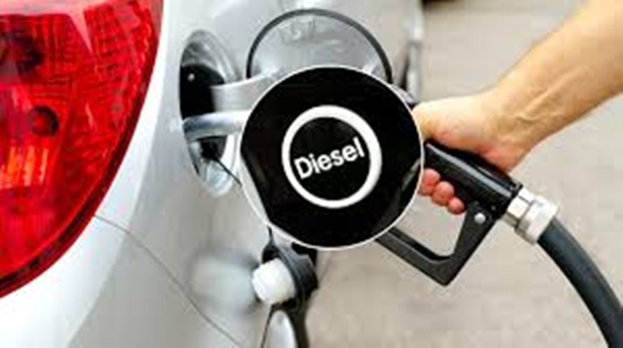 देश में बंद हो जाएंगी डीजल से चलने वाली कारें..! निर्माता कंपनियों और चलाने वालों को लगेगा बड़ा झटका... कब, जानिए