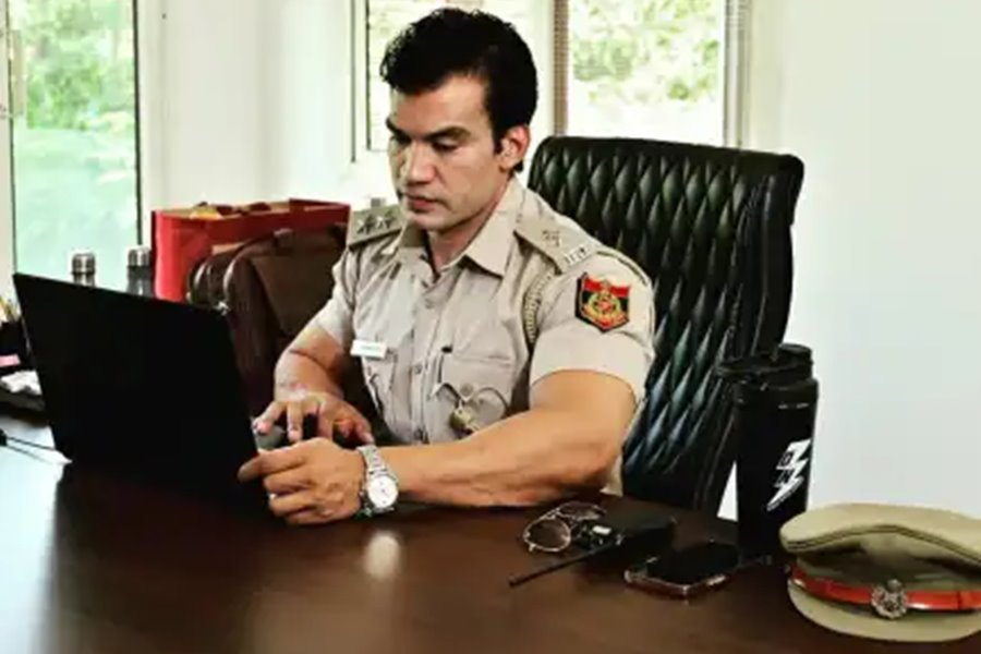 राजधानी में महिला के झांसे में आए जेलर... 50 लाख का लगा गई चूना... रियलिटी शो में ठग महिला ने किया था पार्टिसिपेट