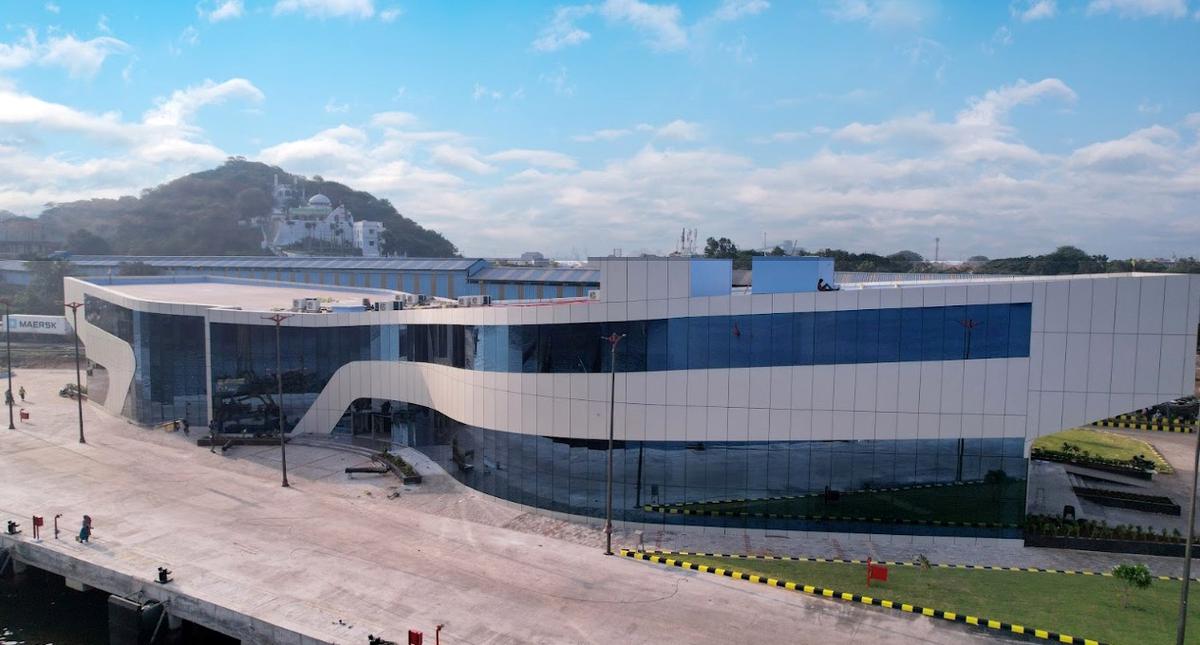 विशाखापत्तनम बंदरगाह के अंतर्राष्ट्रीय क्रूज टर्मिनल का उद्घाटन...  जानिए क्या क्या है यहां खास