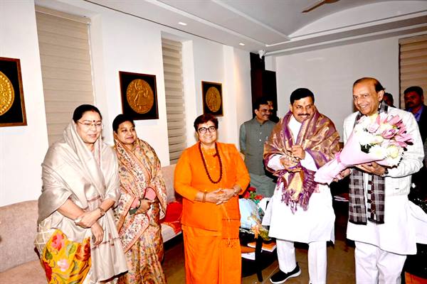 मुख्यमंत्री डॉ. मोहन यादव ने प्रदेश के सांसदगण से की रात्रिभोज पर मुलाकात