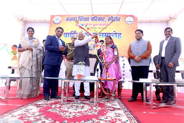 जब महिला शिक्षित होती है तो कई पीढ़ियाँ शिक्षित और संस्कारवान बनती हैः मंगुभाई पटेल