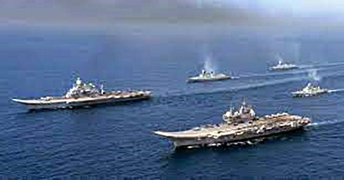 भारतीय नौसेना के मिशन में तैनात प्लेटफार्मों ने अरब सागर में संदिग्ध गतिविधि.... मिला तगड़ा जवाब