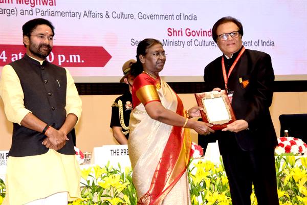 संगीत नाटक अकादमी पुरस्कार 2023 से प्रदेश की तीन विभूतियां को राष्ट्रपति ने सम्मानित किया 