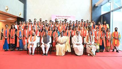 केंद्रीय संस्कृत विश्वविद्यालय के प्रथम दीक्षांत समारोह की राष्ट्रपति ने शोभा बढ़ाई