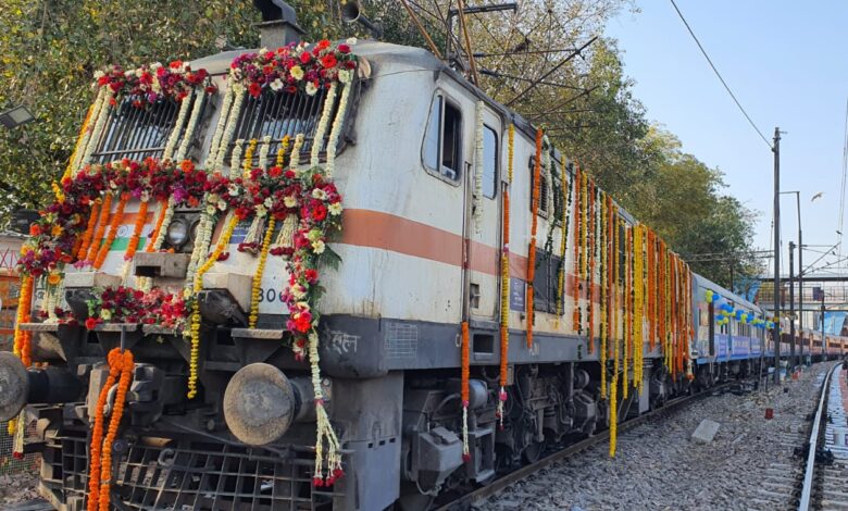 ग्रीष्म ऋतु 2024 में रिकॉर्ड संख्या में अतिरिक्त ट्रेनों का संचालन कर रही है भारतीय रेल