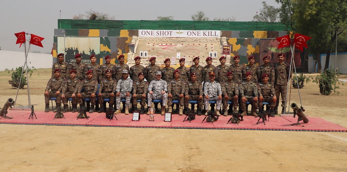 चांदीनगर के वायुसेना स्टेशन में गरुड़ रेजिमेंटल प्रशिक्षण केंद्र पर मैरून बेरेट सेरेमोनियल परेड का आयोजन