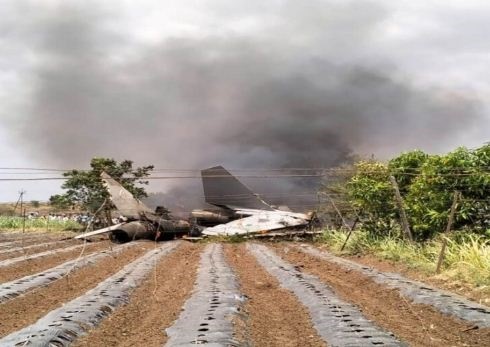 नासिक में सुखोई लड़ाकू विमान हुआ दुर्घटनाग्रस्त : दोनों पायलट सुरक्षित