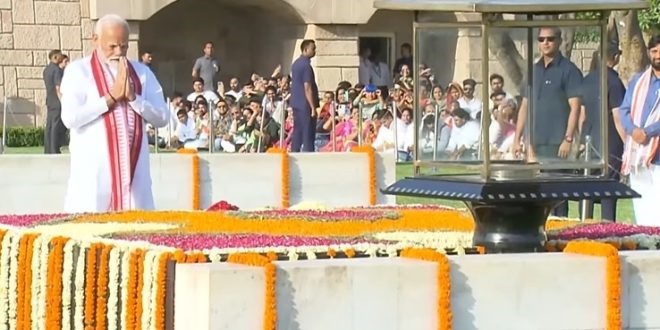 शाम 7.15 बजे तीसरी बार प्रधानमंत्री पद की शपथ लेंगे नरेंद्र मोदी : गांधी-अटल की समाधि पर पहुंचकर दी श्रद्धांजलि