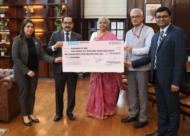 रु.857.16 करोड़ का लाभांश वित्त मंत्री निर्मला सीतारमण को बैंक ऑफ महाराष्ट्र ने सौंपा