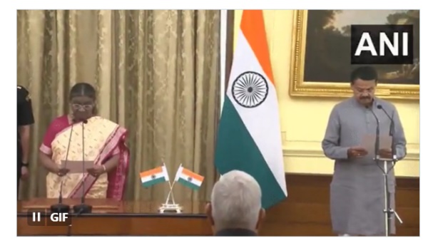 भर्तृहरि महताब ने ली प्रोटेम स्पीकर की शपथ : लोकसभा अध्यक्ष का चुनाव 26 जून को होगा