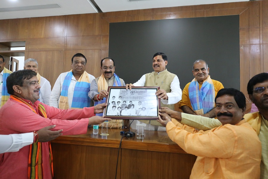 मध्यप्रदेश एवं छत्तीसगढ़ संयुक्त रूप से सामाजिक तथा सांस्कृतिक कार्यक्रम आयोजित करेः मुख्यमंत्री डॉ. यादव