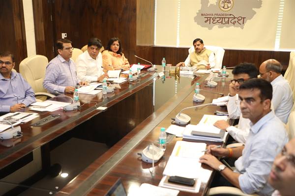 पीएम मेगा टेक्सटाइल पार्क परियोजना के क्रियान्वयन को गति दी जाए - मुख्यमंत्री डॉ. यादव