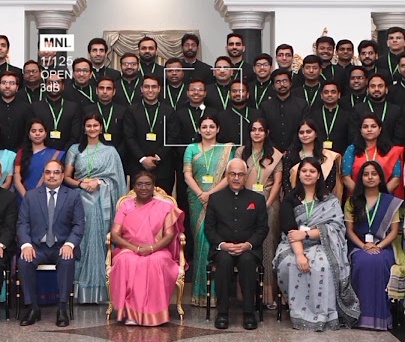 2022 बैच के आईएएस अधिकारियों ने राष्ट्रपति से मुलाकात की