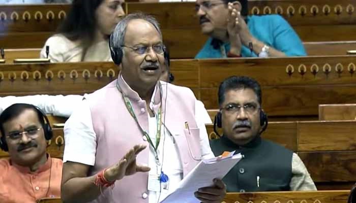 बृजमोहन अग्रवाल ने उठाया तीन साल में 200 ट्रेन रद्द होने का मामला : लोकसभा में