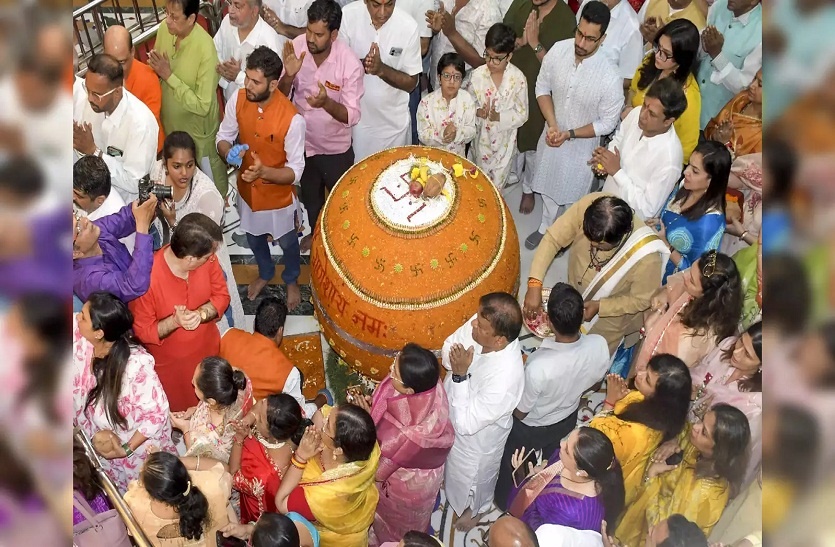 ₹1.87 करोड़ में बिका गणपति को चढ़ा एक लड्डू : हैदराबाद में अनूठी चैरिटी नीलामी