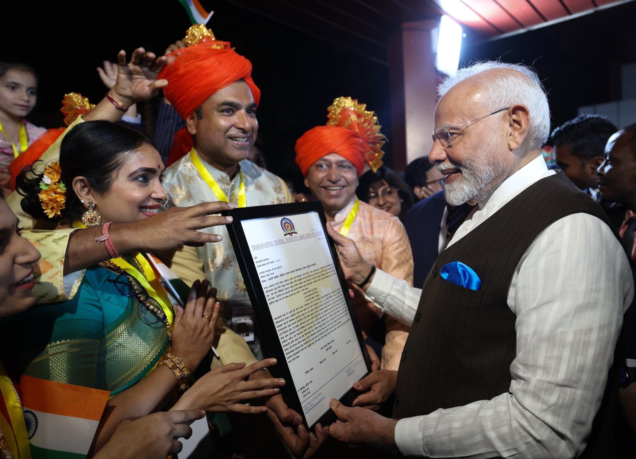 पीएम मोदी पहुंचे नाइजीरिया तो वहां के मराठियों ने किया पारंपरिक स्वागत