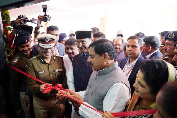 शहीद पुलिसकर्मियों ने "देशभक्ति-जन सेवा के संदेश" ध्येय वाक्य को सचमुच जियाः मुख्यमंत्री डॉ. यादव