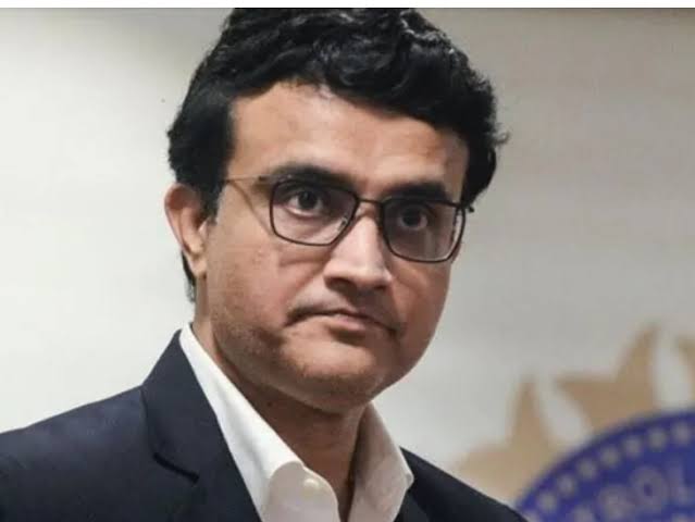 सौरभ गांगुली की कार के सामने अचानक आई ट्रक...  काफिले की गाड़ी से टकराई कार