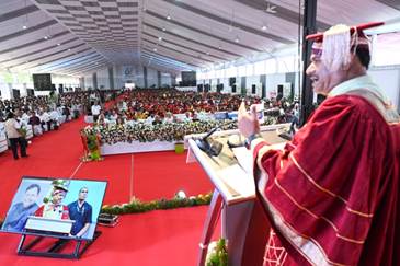 लोक सभा अध्यक्ष ने युवाओं से आत्मनिर्भर भारत के लक्ष्य के प्रति समर्पित होने का आग्रह किया