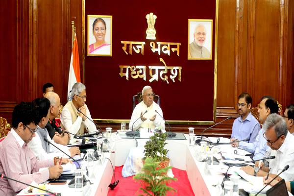 सैनिक कल्याण कार्यों में सेवा और सम्मान का भाव रहे : राज्यपाल पटेल 