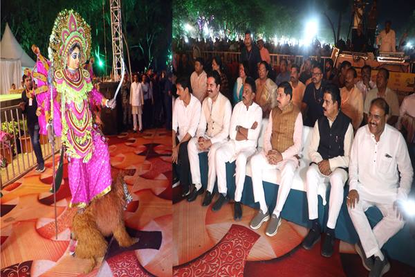 मुख्यमंत्री डॉ. यादव लालबाग में चल रहे मालवा उत्सव में हुए शामिल